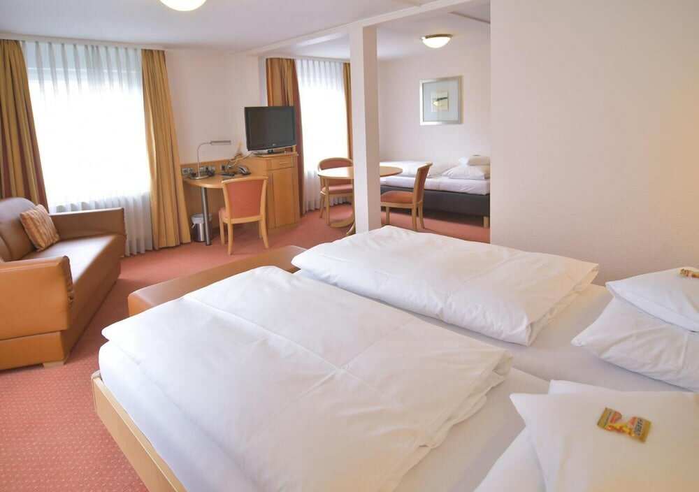 Фото Hotel - Restaurant Hirsch