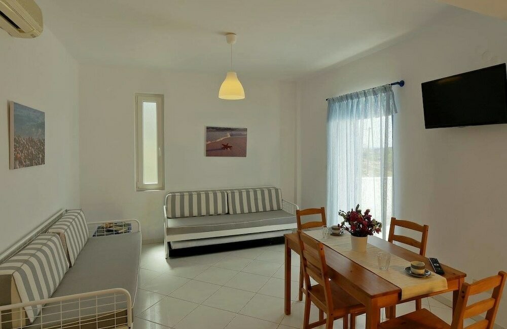 Фото Spanos Apartments