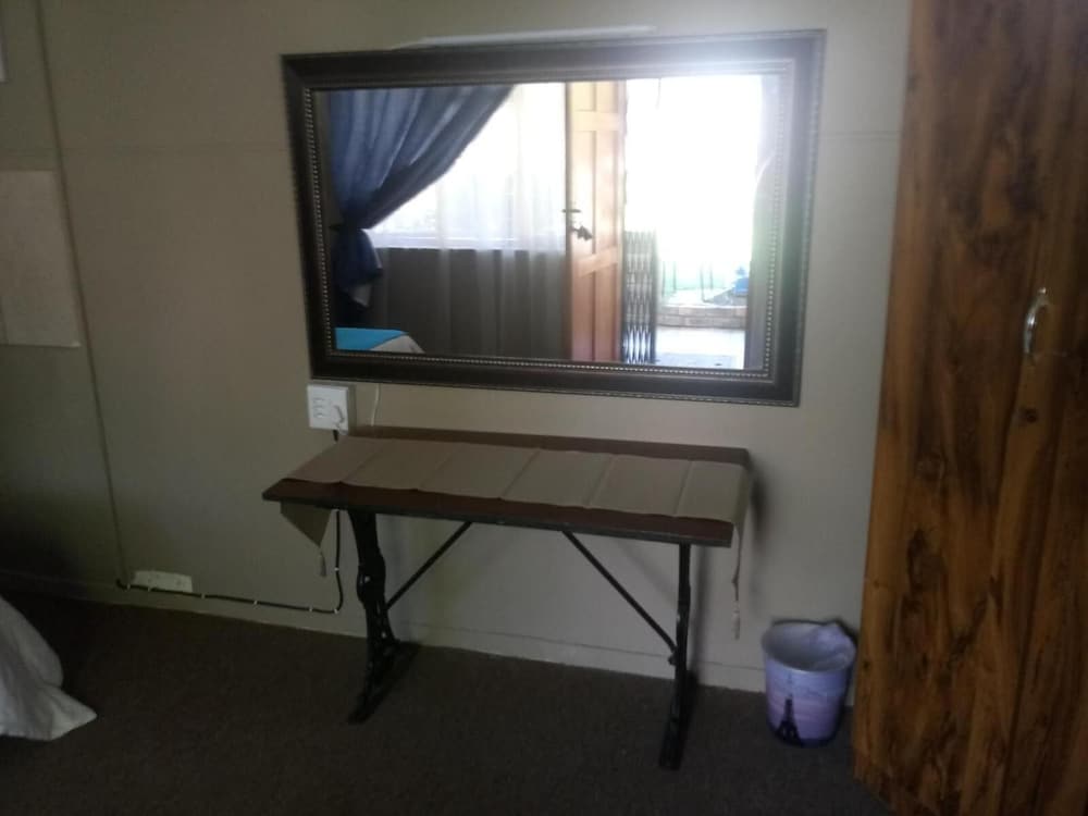 Фото Oasis Country Lodge