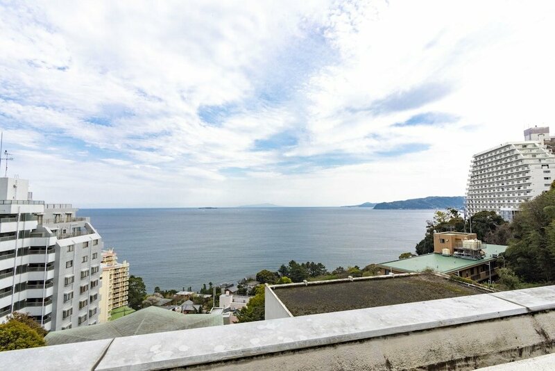 Гостиница Breezbay Seaside Resort Atami в Атами