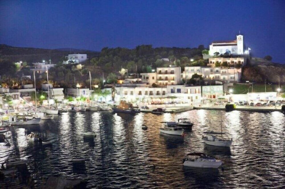 Фото отеля 2