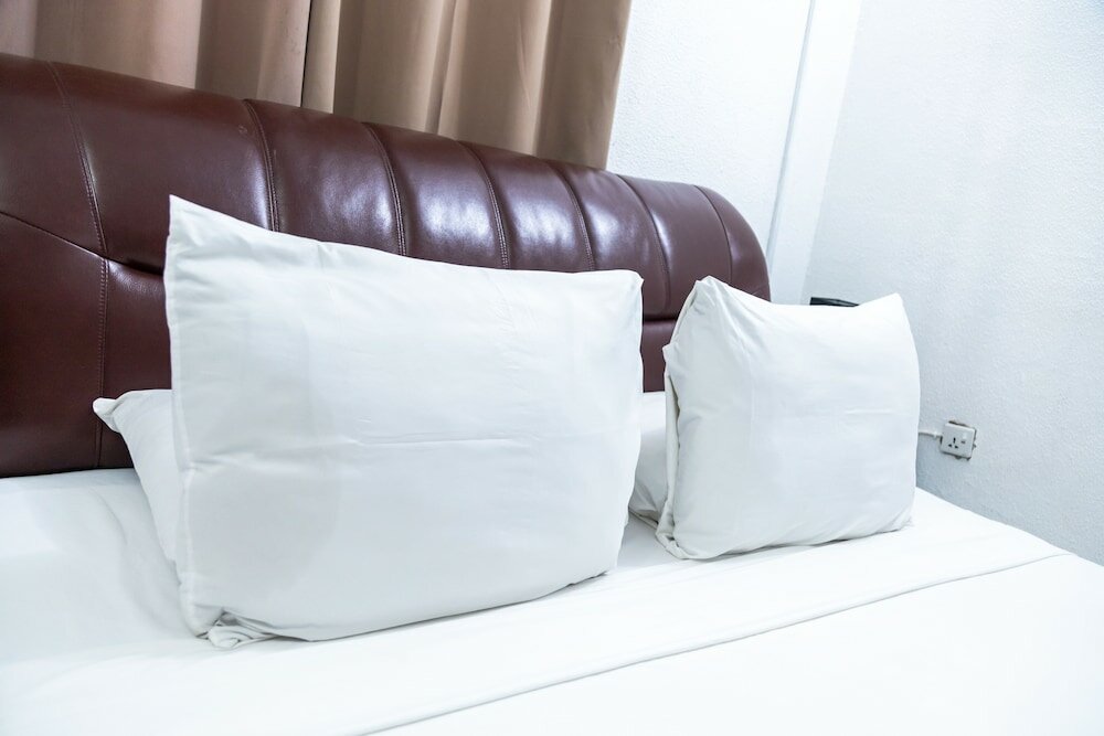 Фото Hill View Hotel West Airport