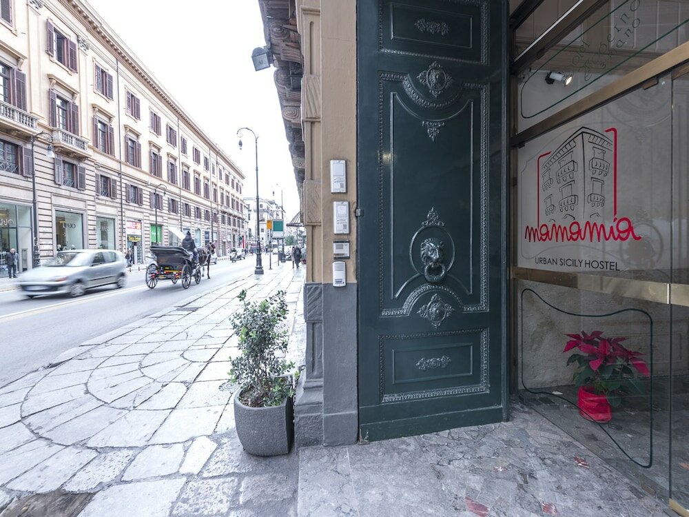 Фото Mamamia Hostel and Guesthouse