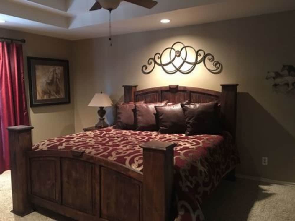 Фото Live Oaks Bed and Breakfast