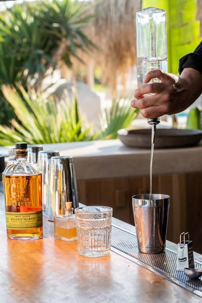 Фото Athina Studios & Suites