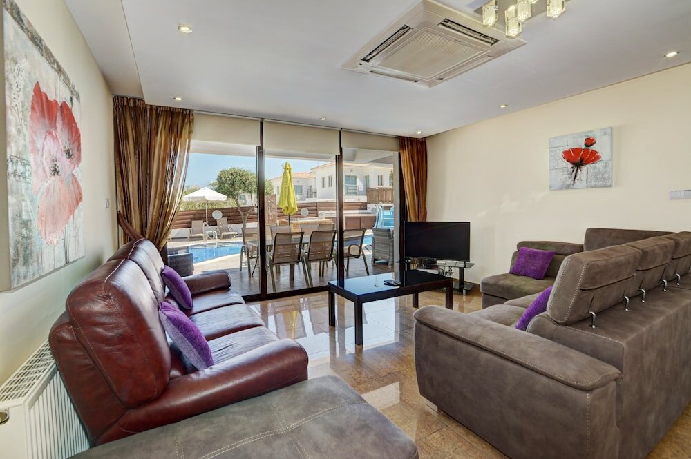 Фото Вилла Seafront Protaras Luxury Resort