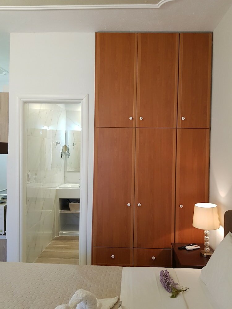 Фото Virvilis Apartments