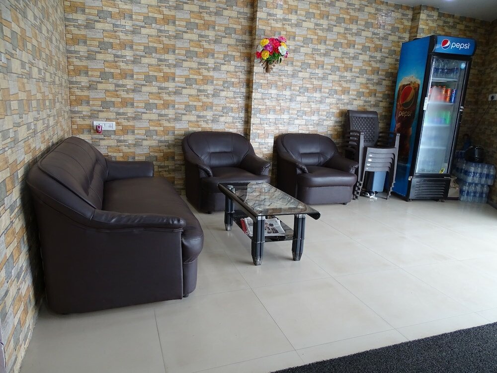 Фото Decent Guest House