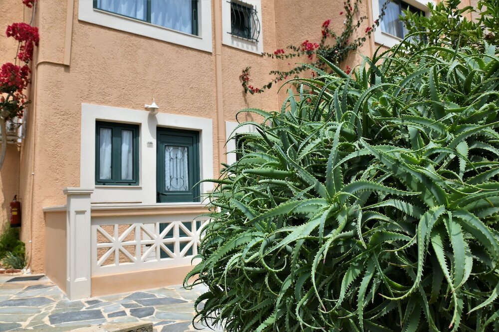 Фото Golden Bay Hotel Apartments