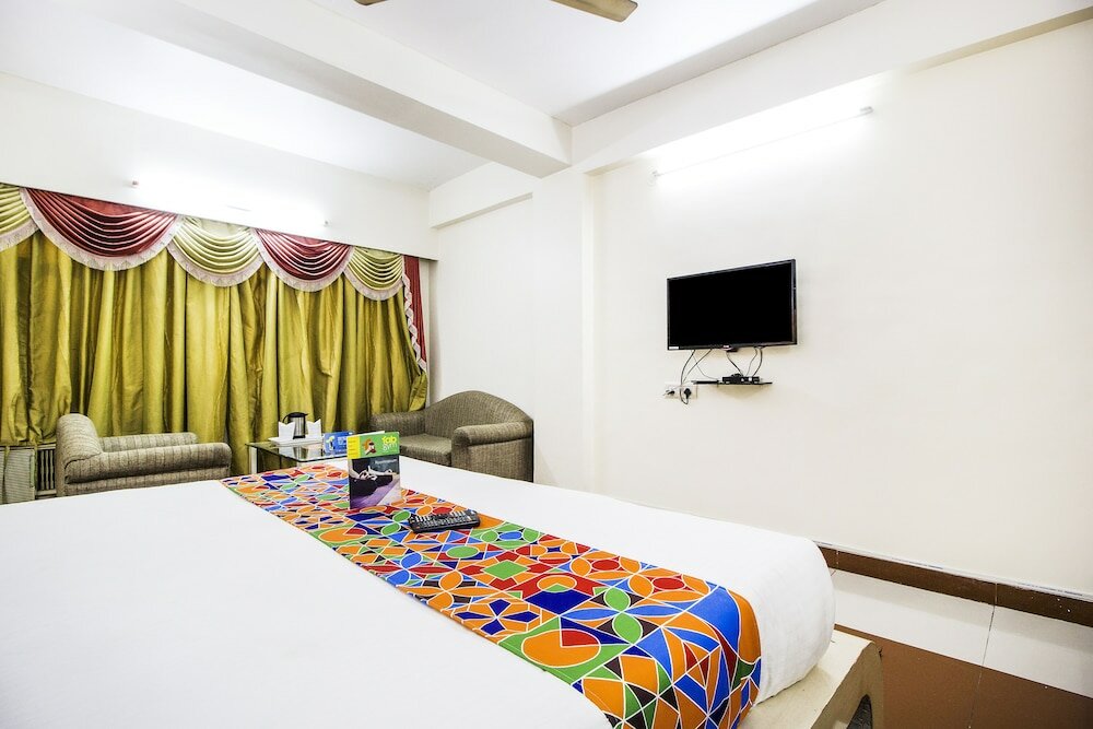 Фото FabHotel Mayfair Inn