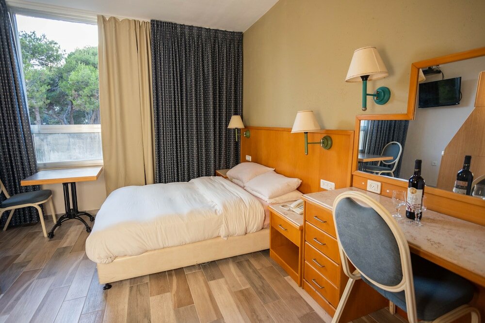 Фото Hotel Marom