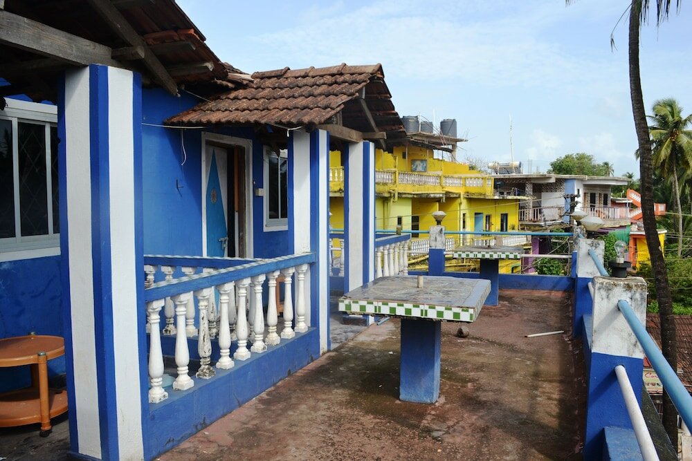 Фото J. B. L Enterprises