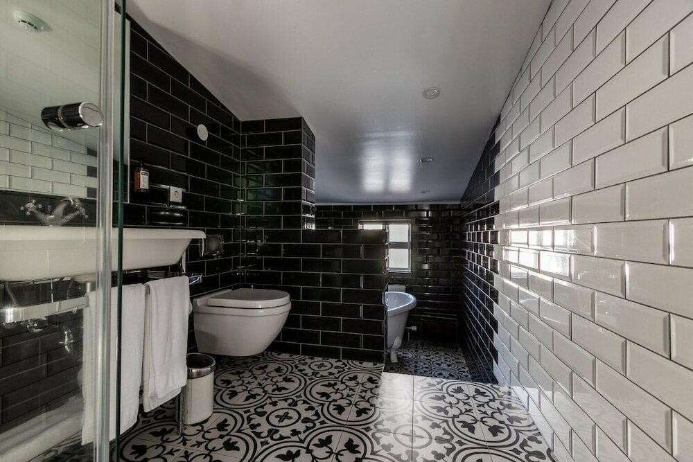 Фото Vintage Hotel Apartments