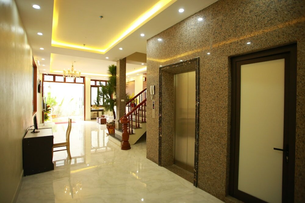 Фото Family Transit Hotel