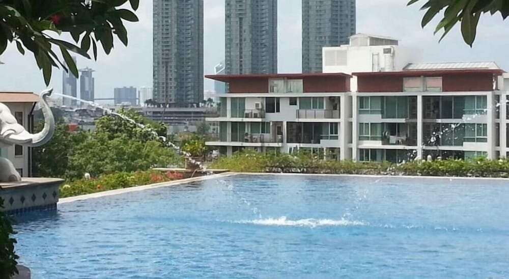 Short-term housing rental Baan Sathorn Riverfront, Bangkok, photo