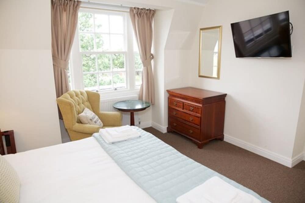 Фото The Captain Cook Hotel