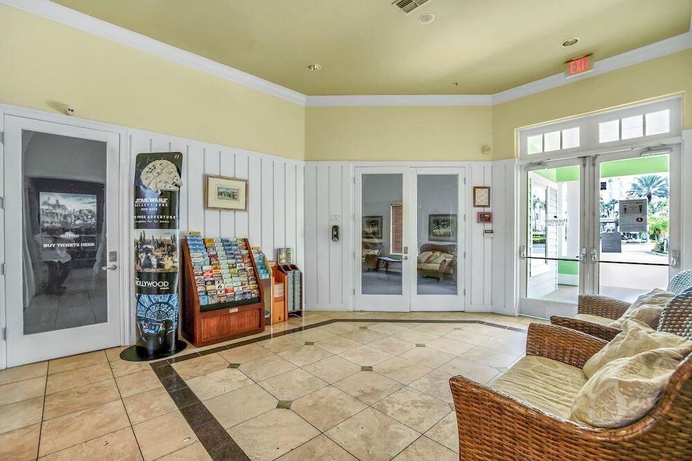 Фото Runaway Beach Club Resort