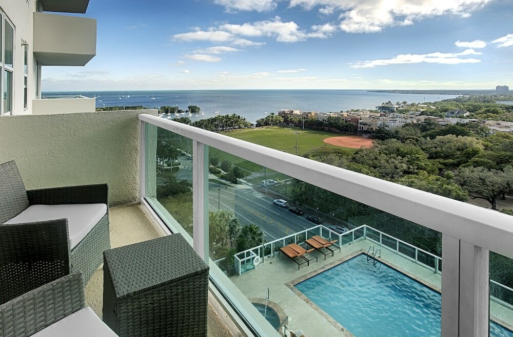 Фото Private Residences at Hotel Arya by SoFLA Vacations
