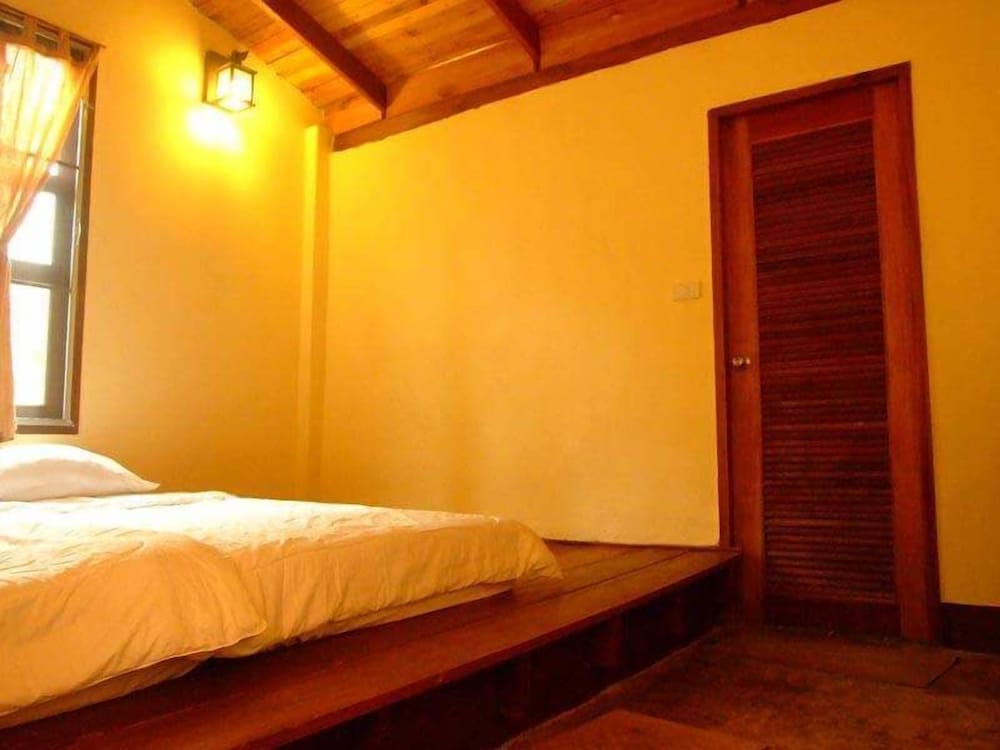 Фото Mountain Blue Cottage