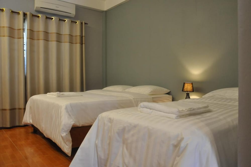 Фото Pilgrim's Kitchen & Inn