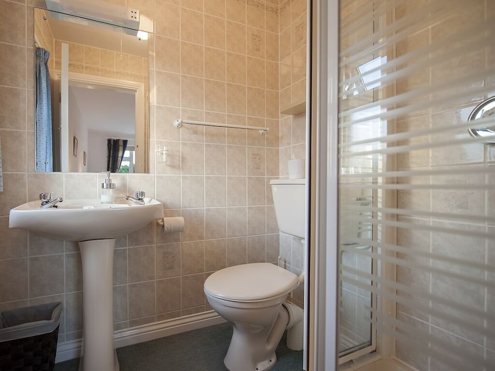 Фото The Waterfront House Country Home