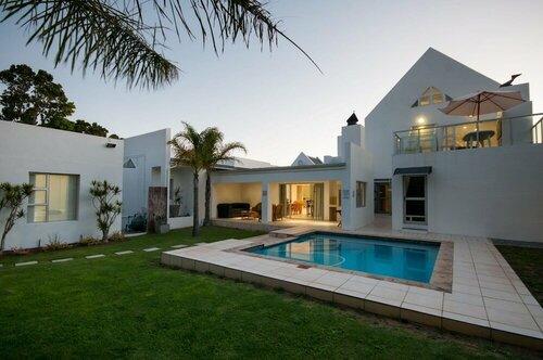 Гостиница Millard Crescent Guest House в Порт-Элизабет
