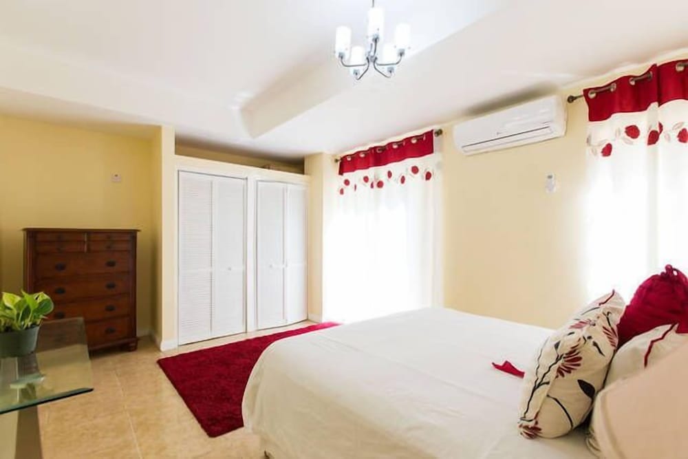 Фото New Kingston Apartments at Kensington