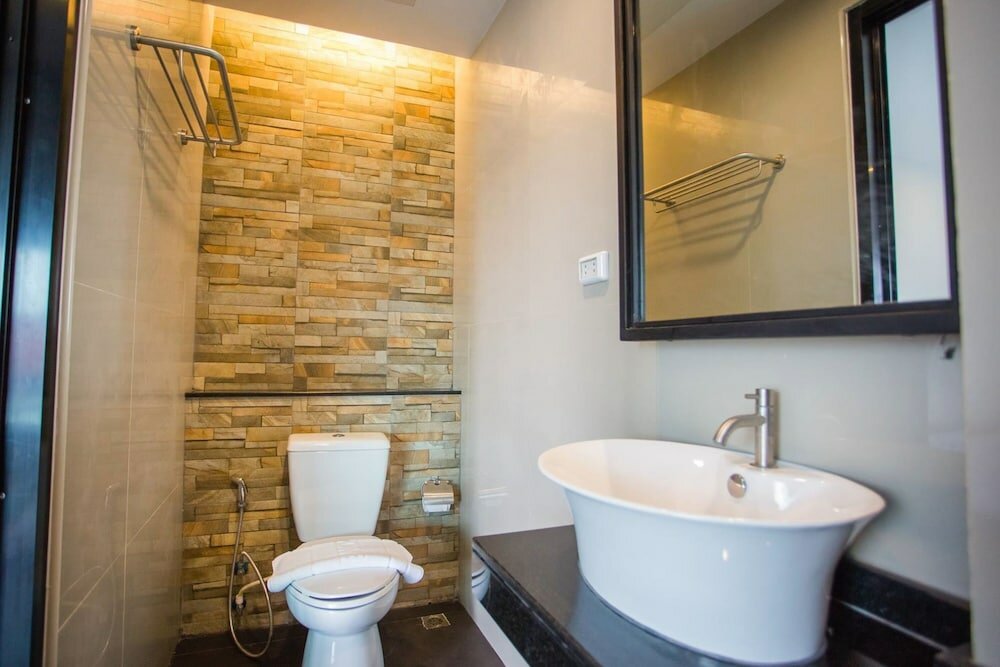 Фото The Arak Bed Bar and Hostel