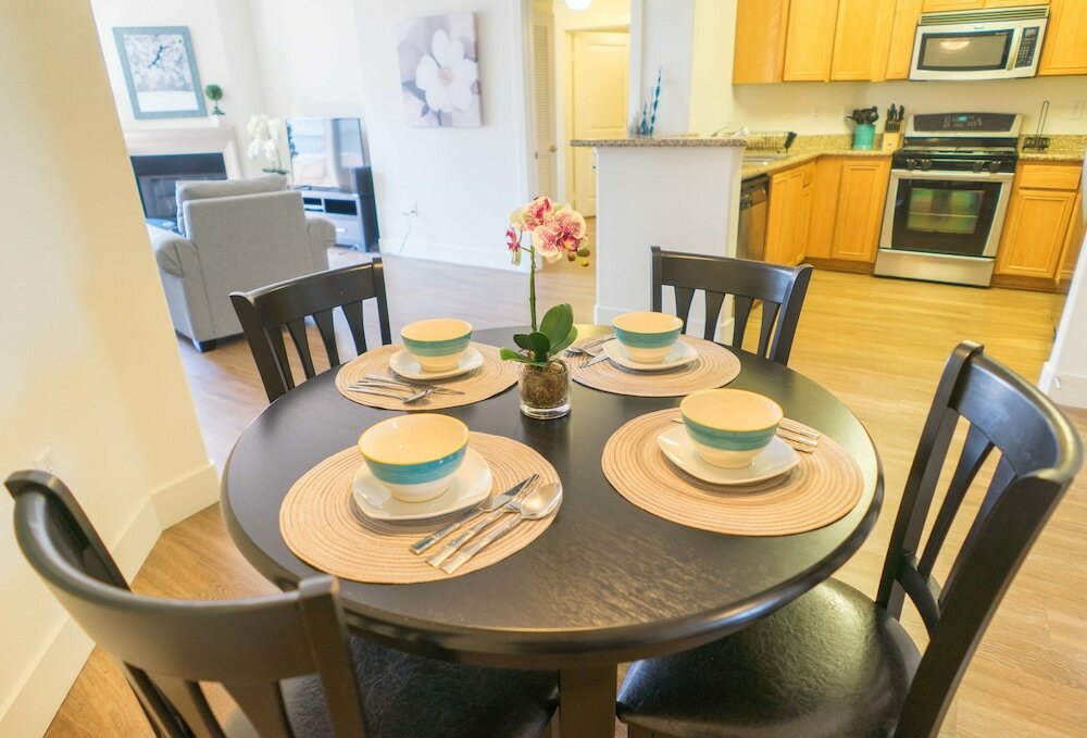 Фото Glendon Apartments