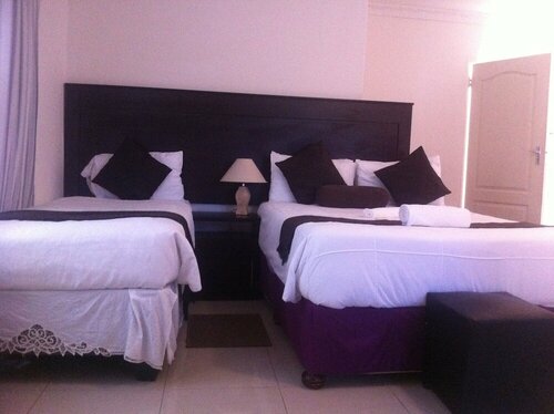 Гостиница Upper Room Guest House во Франсистауне