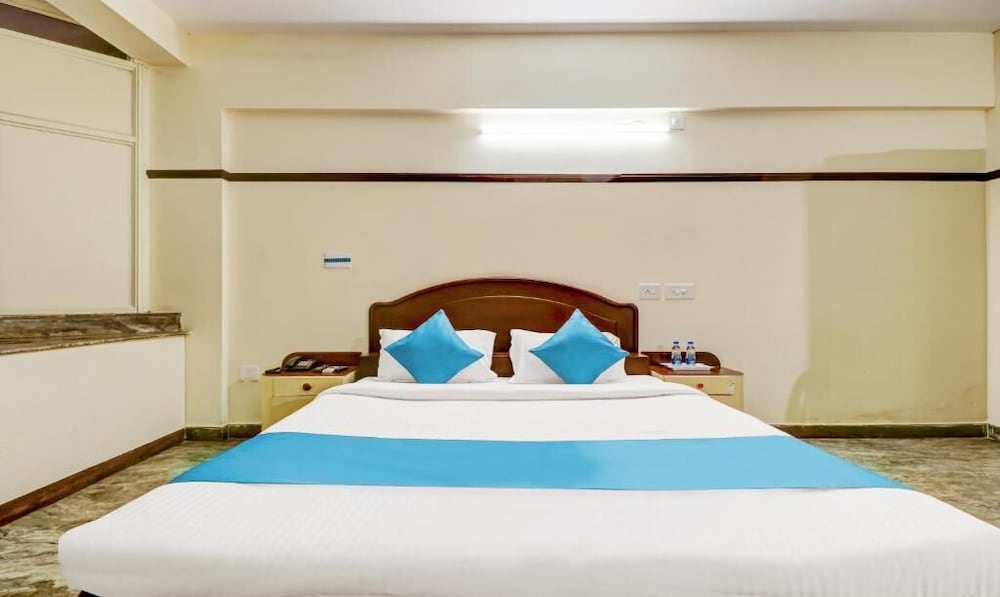 Фото Hotel Rvees Regency