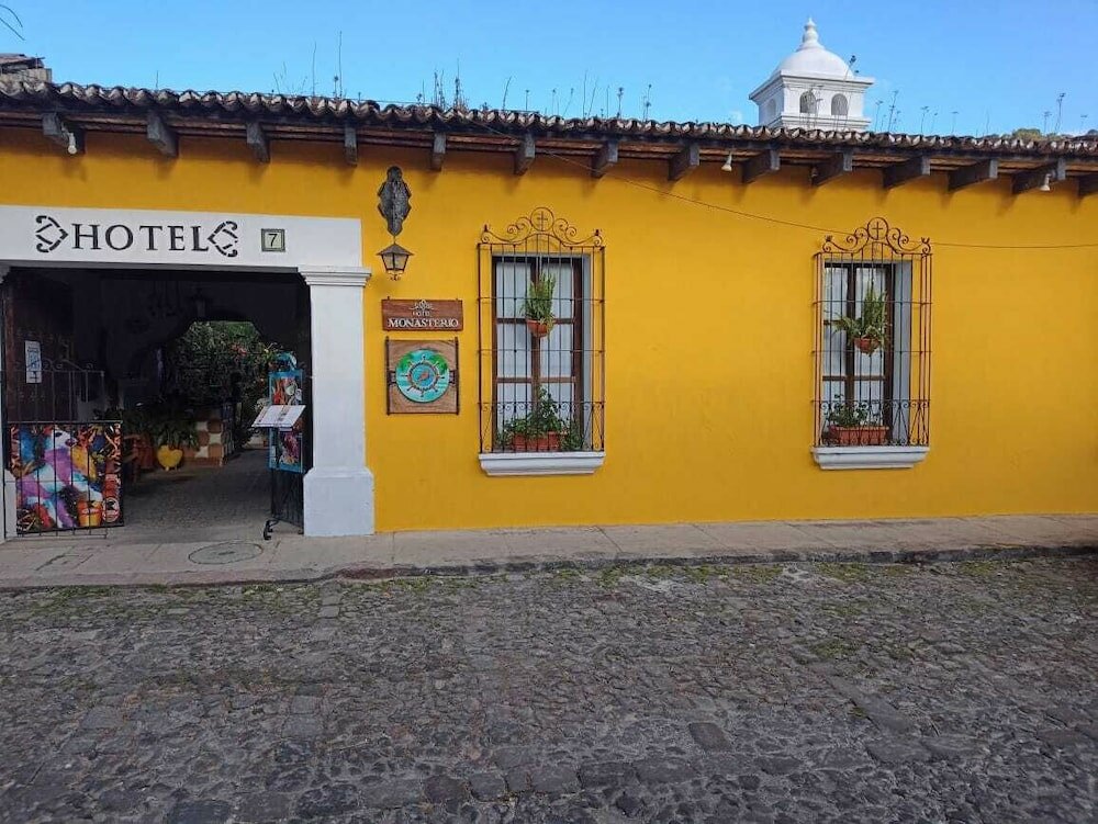 Фото отеля 1