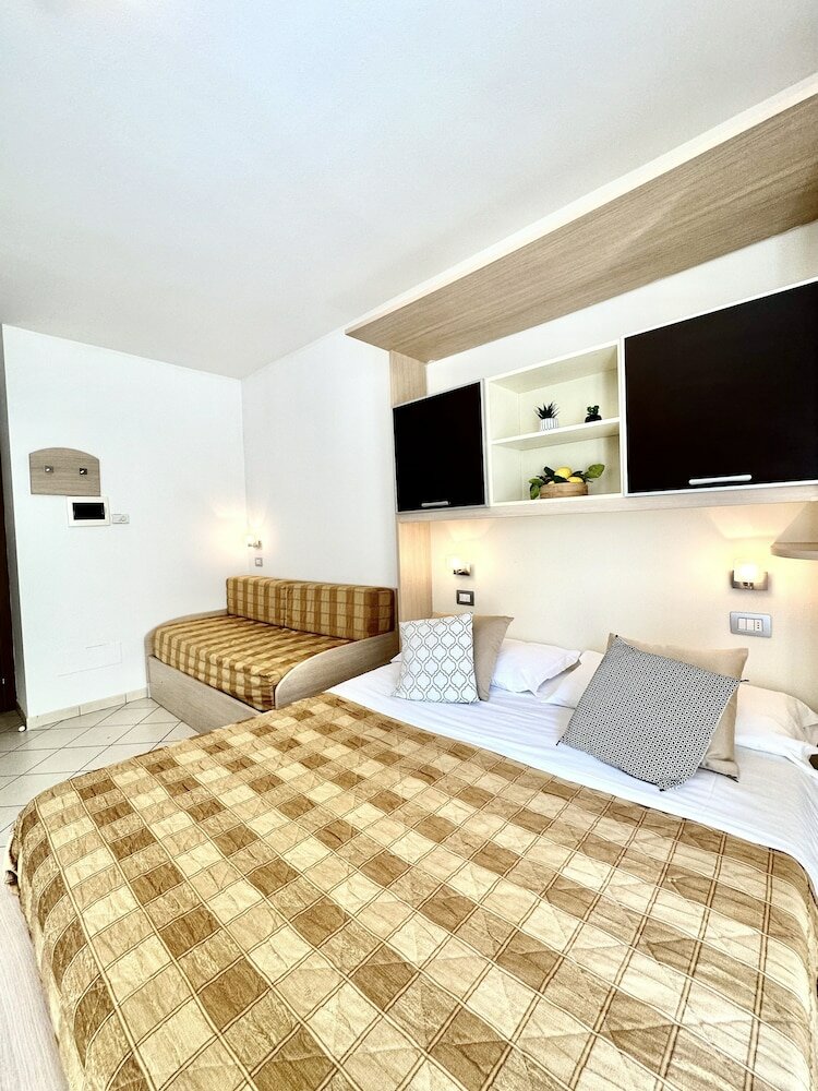 Фото Hotel Christian