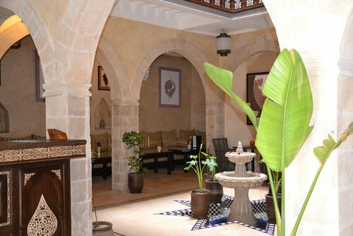 Гостиница Hotel Riad Benatar в Эс-Сувейре