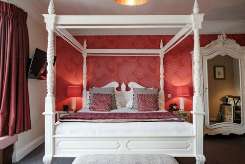 Гостиница The Bull Hotel