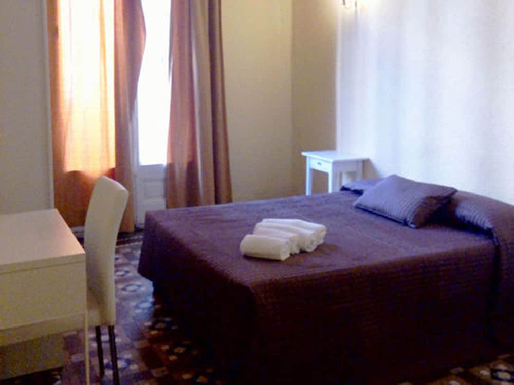 Фото Hostal Balmes Centro