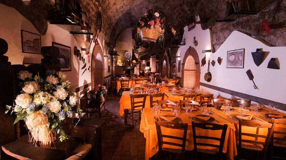 Фото Agriturismo Monte Due Torri