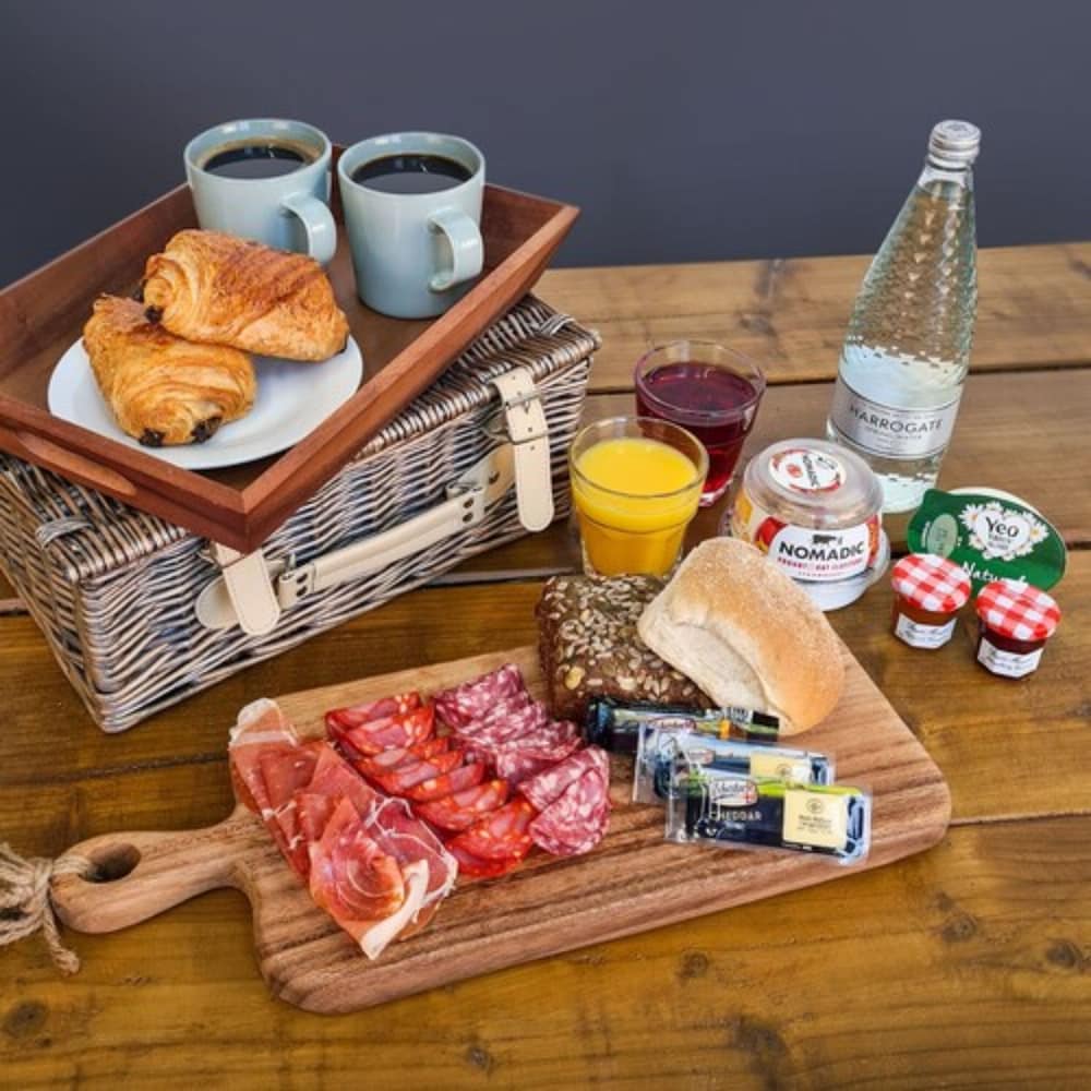 Фото Vanbrugh House Hotel