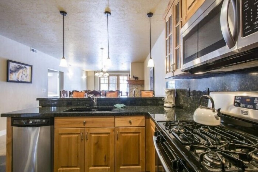 Фото Town Pointe by Lespri Management