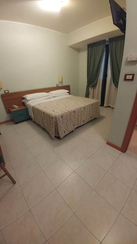 Фото Hotel La Perla