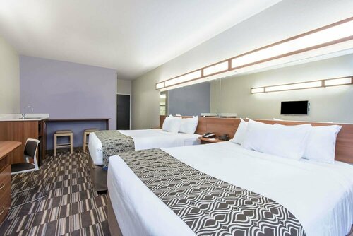 Гостиница Microtel Inn & Suites by Wyndham Cadiz