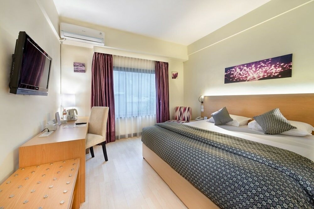Фото Tychi Hotel