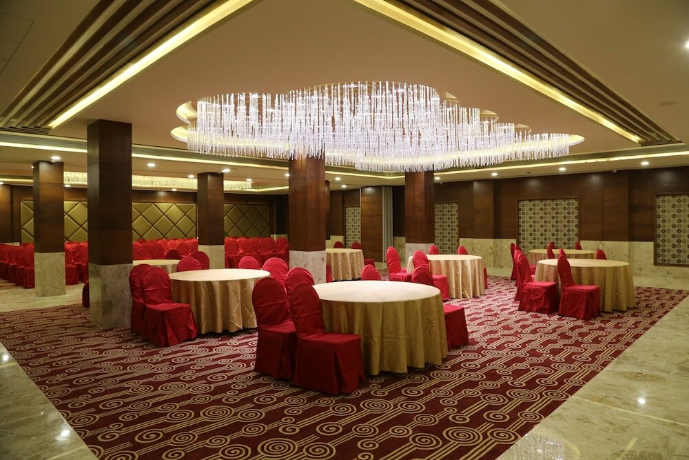 Фото The Fern Residency Mundra