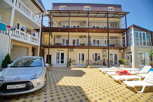 Отель Амиго