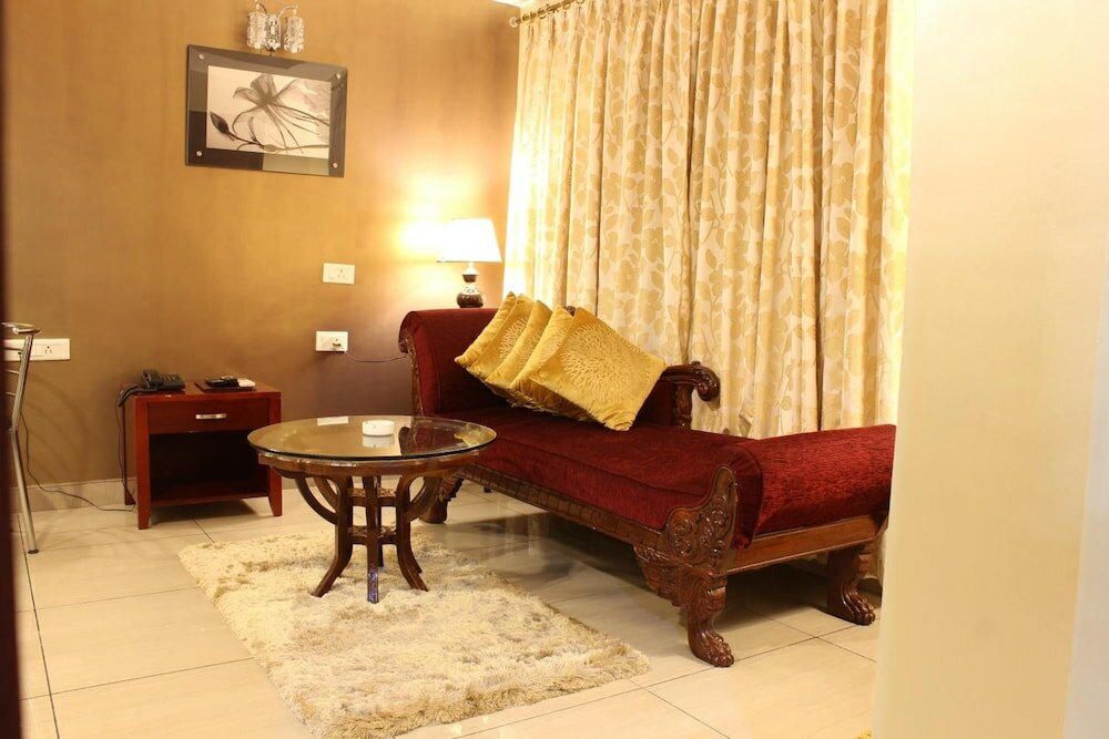 Фото Hotel Gateway Grandeur