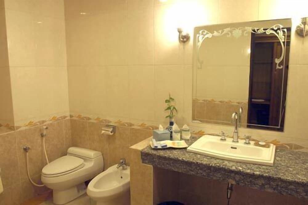 Фото Hotel Grand Tiga Mustika