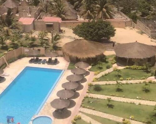 Гостиница Hotel & Campement du Lac Rose