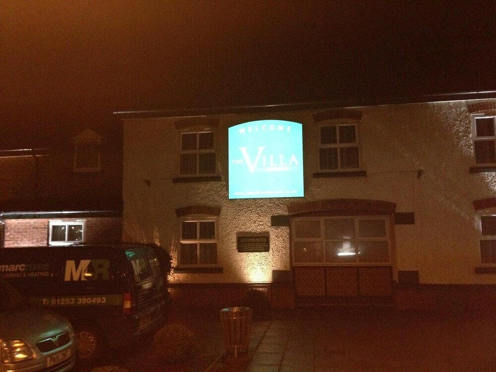 Фото The Villa Express