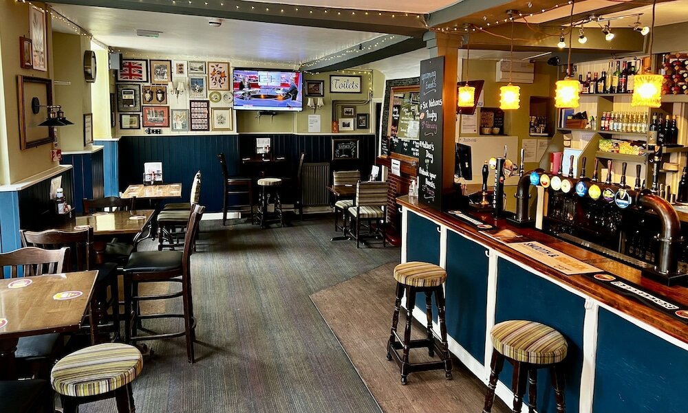 Фото The Crown And Cushion