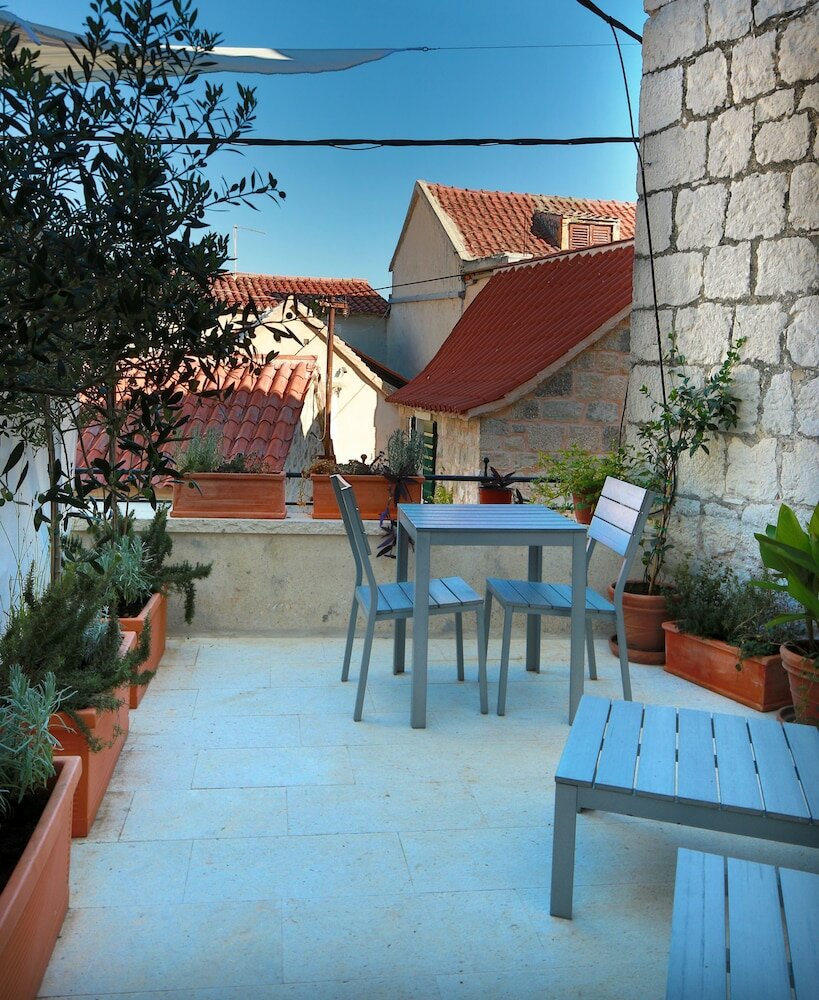 Фото Divota Apartment Hotel